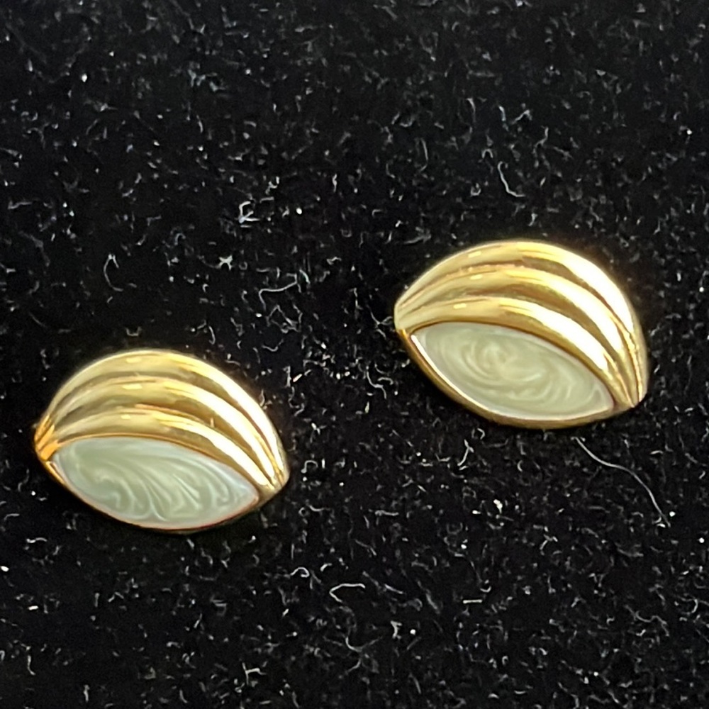 Vintage Evoke stud earrings